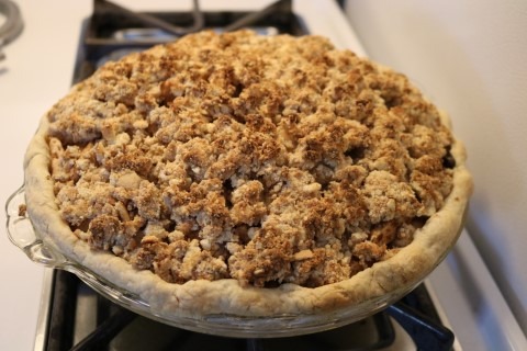 apple-raisin-cookie-crumble-pie-recipe-mobile-2