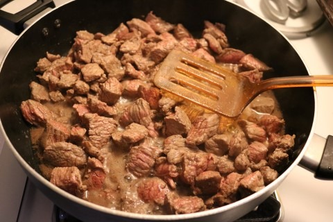 beef-stew-with-rosemary-and-pearl-onions-recipe-010-mobile