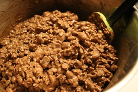 peanut-almond-bark-clusters-recipe-049-mobile