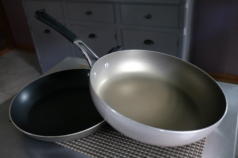 7 Coomon Mistakes When Using Nonstick Pans 017 (Mobile)